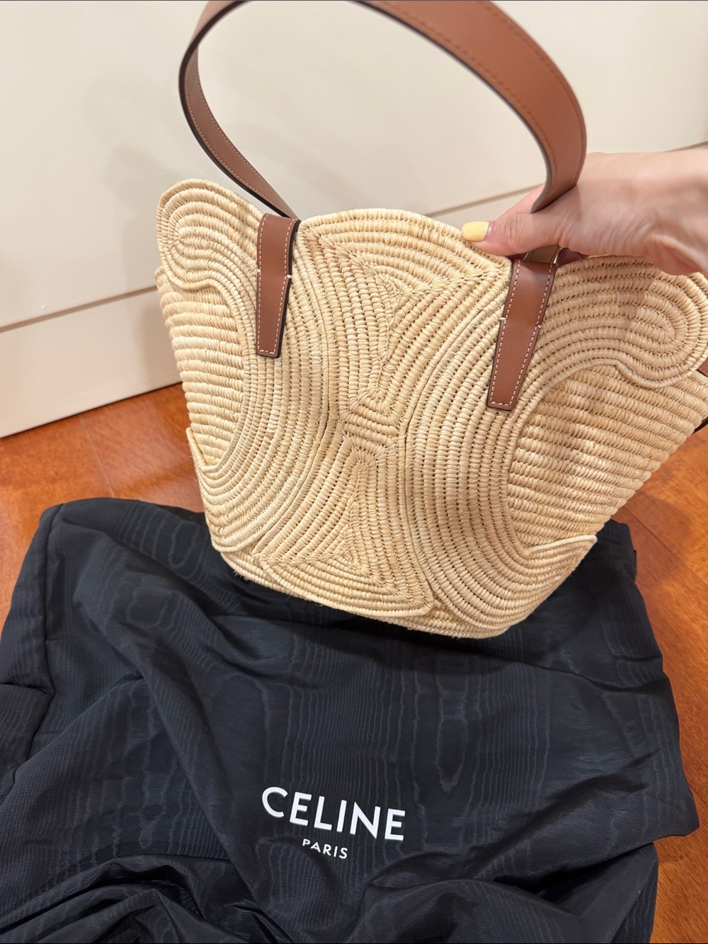 [Celine] Classic Panier Small Braided Triomphe In Raffia And Calfskin - Picture 2 of 8
